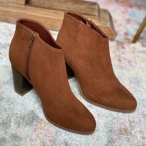 Old Navy Brown Booties